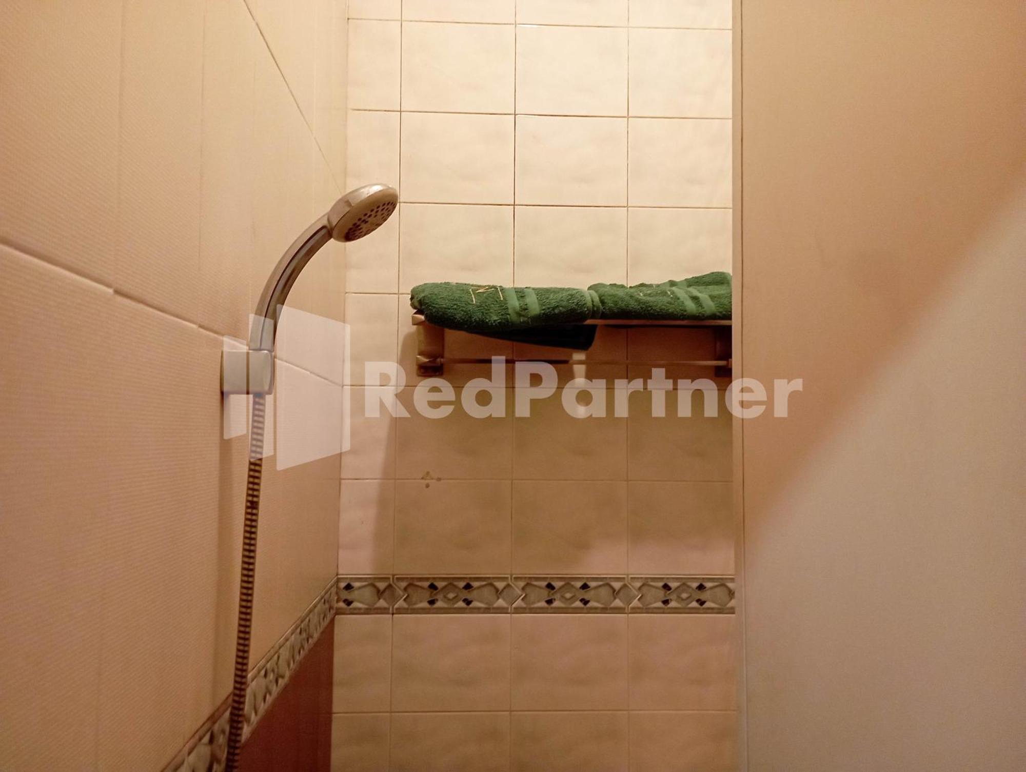 Nillo Hotel Kebumen Mitra Reddoorz Exterior foto